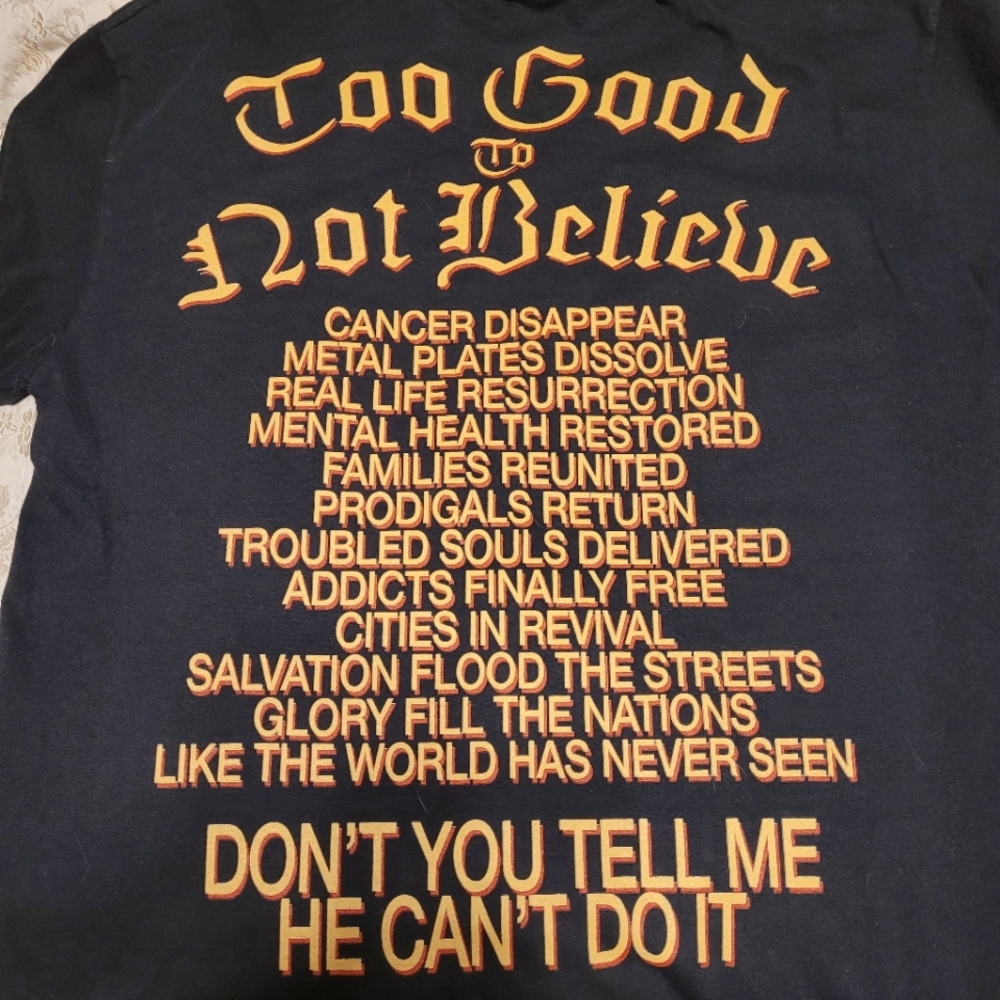 New Kari Jobe t-shirt Medium